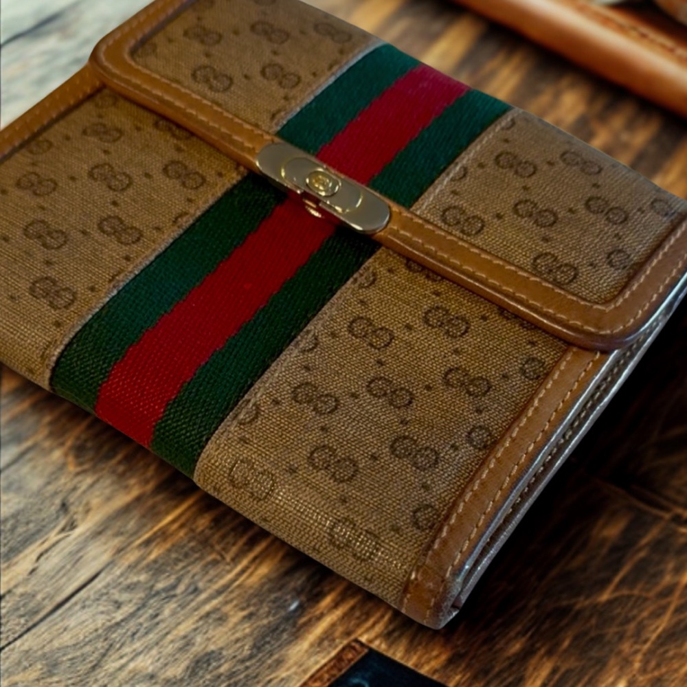 ✨ Gucci Vintage Micro GG Sherry Line Wallet | 1970s | Rare Collector’s Piece ✨